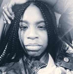 Meet your Posher, Lakizzie